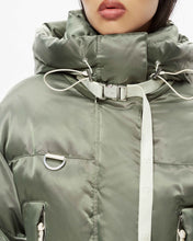 Load image into Gallery viewer, Woven Willow Ama Short Puffer - Steel Green
