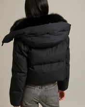 Load image into Gallery viewer, Puffer Jacket Cotton Blended/Fox Trimming - Noir
