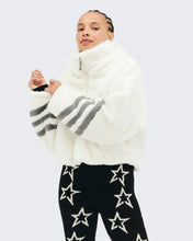 Load image into Gallery viewer, Noelle faux-fur jacket - Snow White
