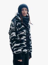 Load image into Gallery viewer, Holden - W SLOANE INSULATED JACKET - ZEBRA CAMO
