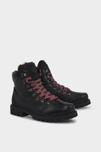 Load image into Gallery viewer, Helsinki 1E Mens Snow Boots w Red Laces - Black
