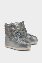 Load image into Gallery viewer, Trois Vallees 16 Studded Snow Boots - Silver
