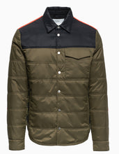 Load image into Gallery viewer, Men Loge Peak Quilted Shirt - Green

